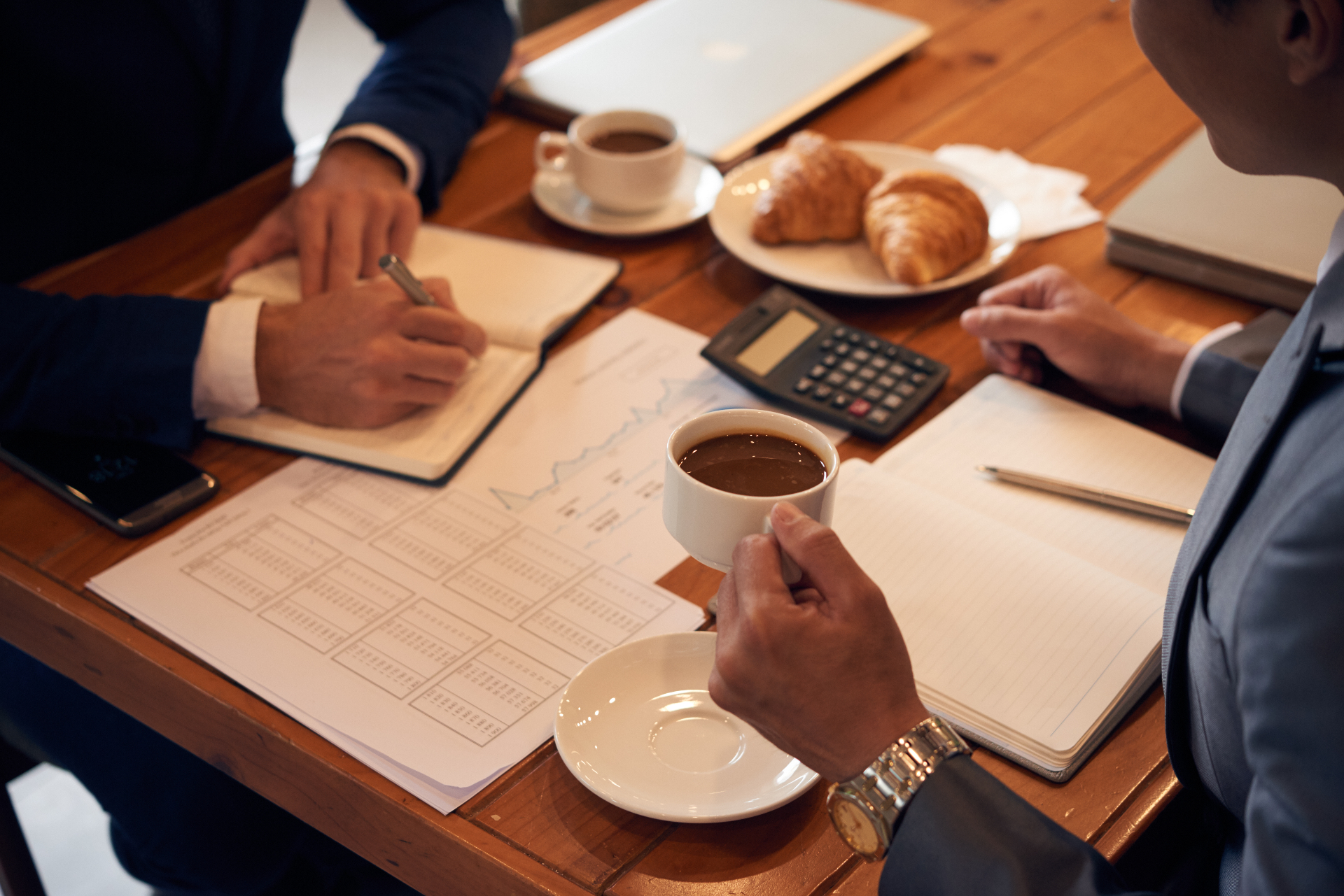 Restaurant table turnover analysis